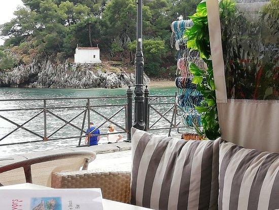 Kanaris Square Snack Cafe