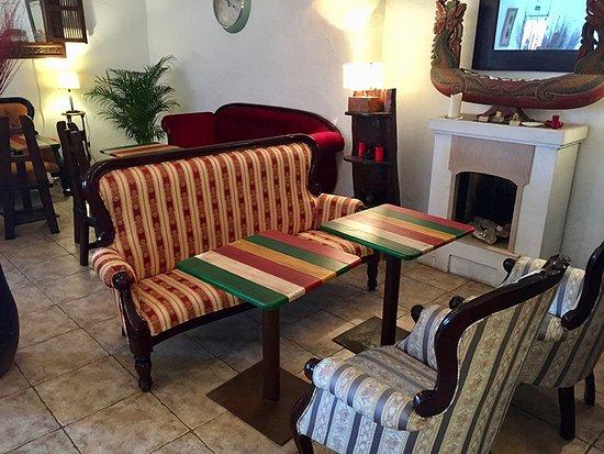 Iguana Bar & Restaurant