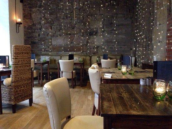 The White House Cocktail Bar and Bistro