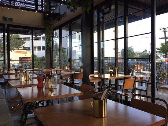 Crave Restaurant Cafe