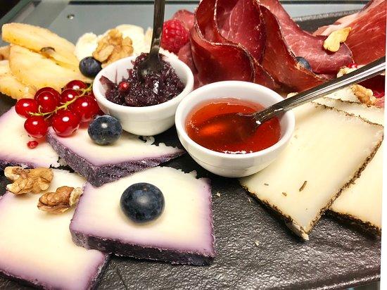 Risie Tasting Shop & Bar