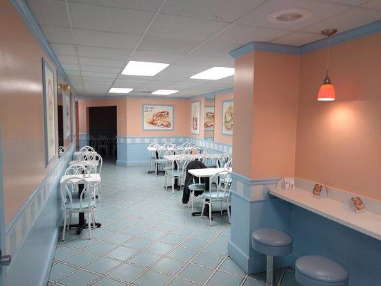 Lic's Deli and Ice Cream