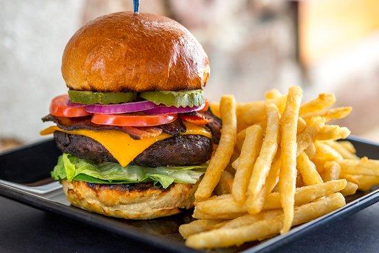 Wet Willie's City Market Savannah