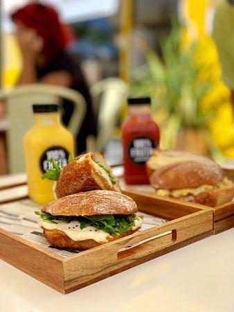 100% Pan y Pasteleria