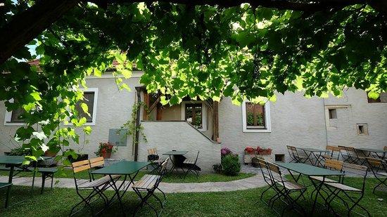 Heuriger Im 13er Haus