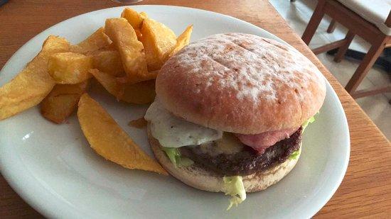 Jonny's Cocktail Bar & Bistro