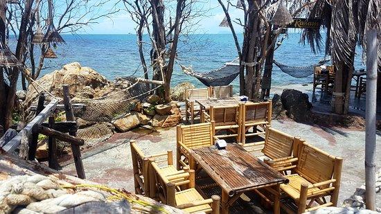 Koh Raham Restaurant and Beach Bar