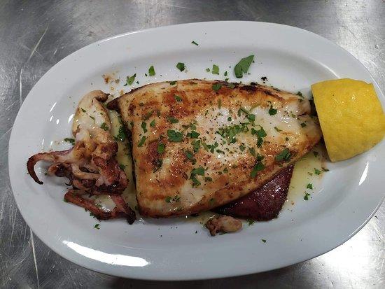 Agkyrovolia Cafe Mezedopoleio