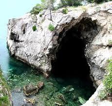 Grotte des violettes