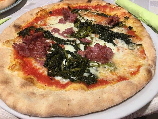 Pizzeria La Piazzetta da Nino l'Inventore Della Pizza A'Vamp