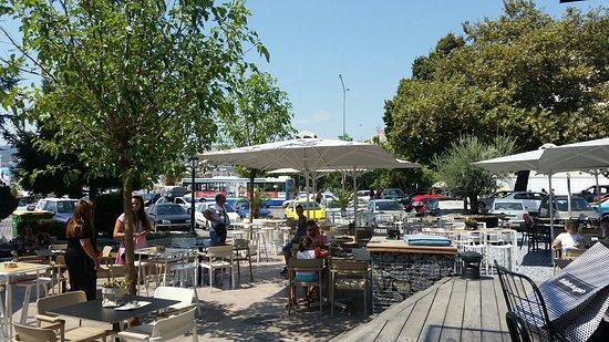 180 Degrees Sun & Lounge