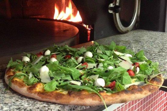 La Tomate Rouge Pizzeria