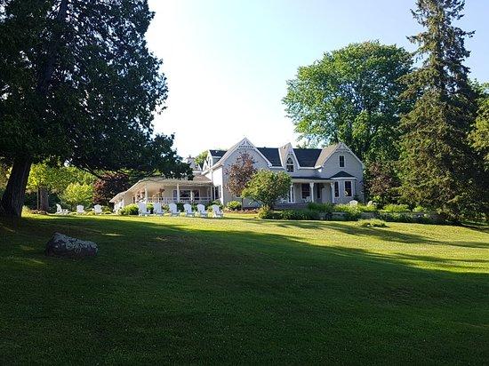 Dining At Port Cunnington