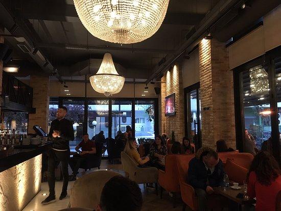 Black Pearl Lounge & Bar