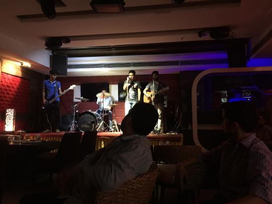 Hangout The Lounge Bar