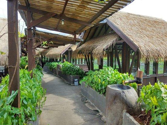 Telaga Sampireun Restaurant