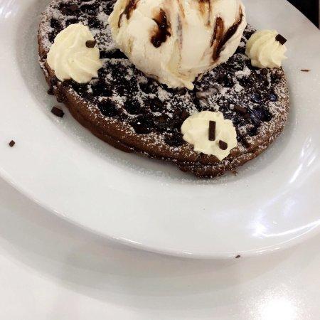 Snowy House Dessert Cafe