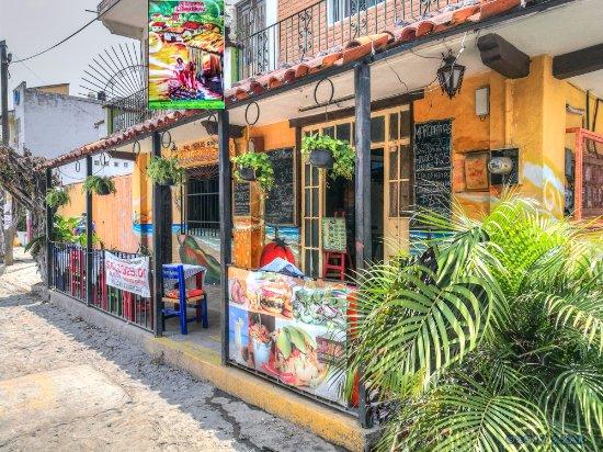 Restaurante Bar El Cauce "2 Versions"