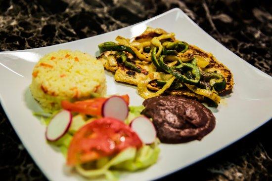 Mi Tierra Pupuseria & Bakery