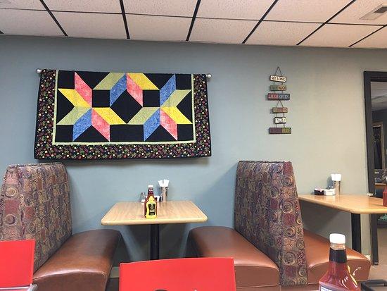 Hometown Breakfast & Lunch