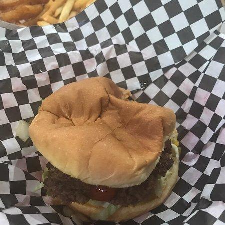 Round Top Burgers & Pizza