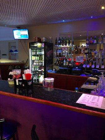 Mr. Q's Sports Bar and Restaurant