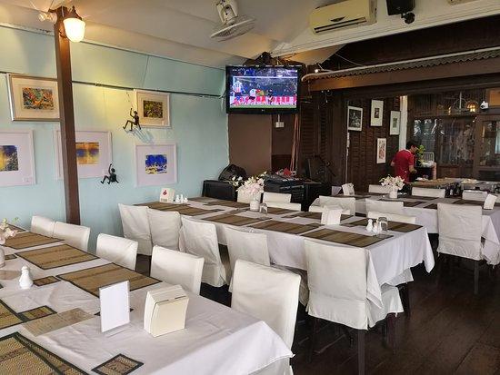 Buranee Bar & Bistro