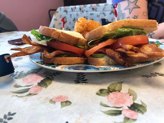 Megpie's Bakery & Cafe