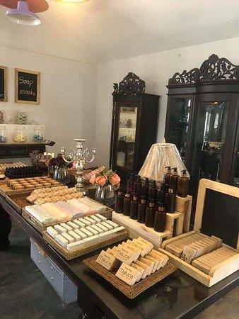 maluca Villa Restaurant & Bar