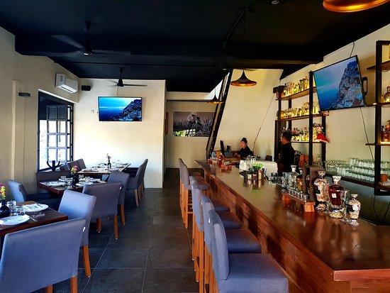 Los Agaves Restaurante & Tequila Bar