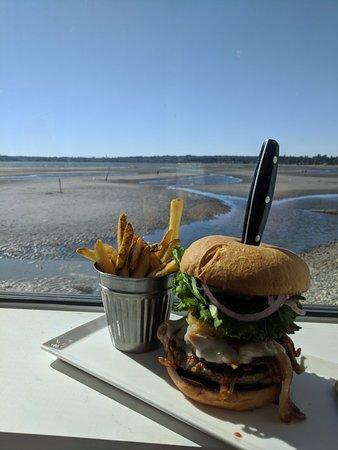 Bay Breeze Restaurant & Bar