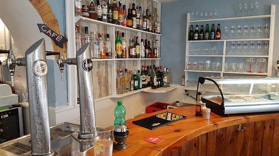 Arcos 38, Fathoms Bar