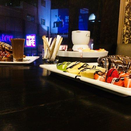 Chocoholics Cafe