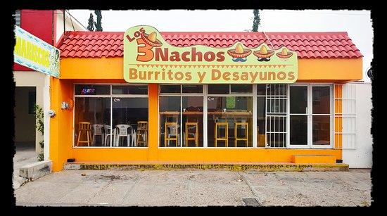 Los 3 Nachos Burritos y Desayunos