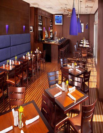 Regatta Pub at Salem Waterfront Hotel