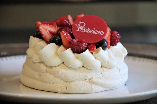 El Pastelero Artesanal Pasteleria & Cafe