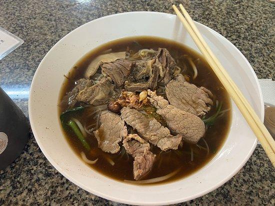 Rote Yiam Beef Noodle