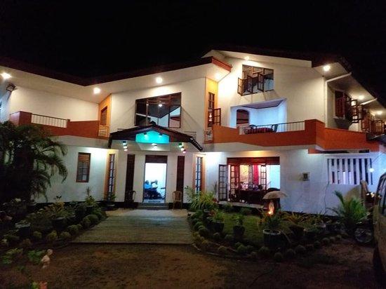 Red Lobster Hotel & Restaurant