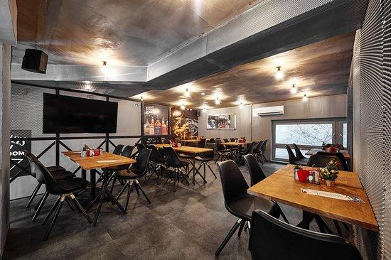 Beer & Burger Cocktail Bar