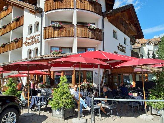 Table Cafe Patisserie Gelateria