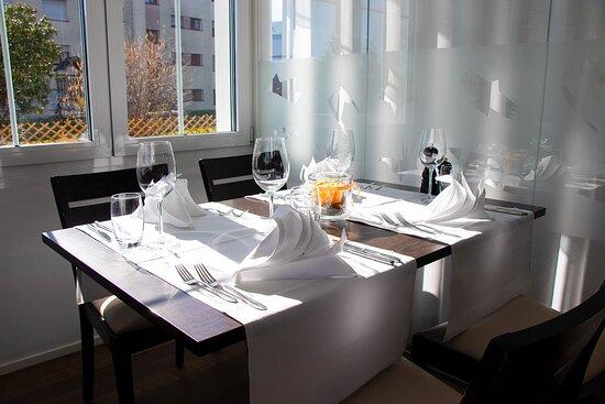 Lux Restaurant & Pizzeria