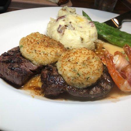 Cooper's Hawk Winery & Restaurant