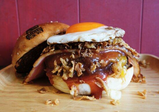 Burger Revolution Tokyo Wine & Bar Roppongi