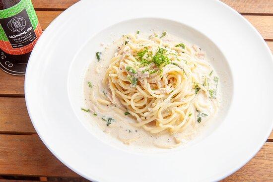 Material Cafe & Craft beer - Western style