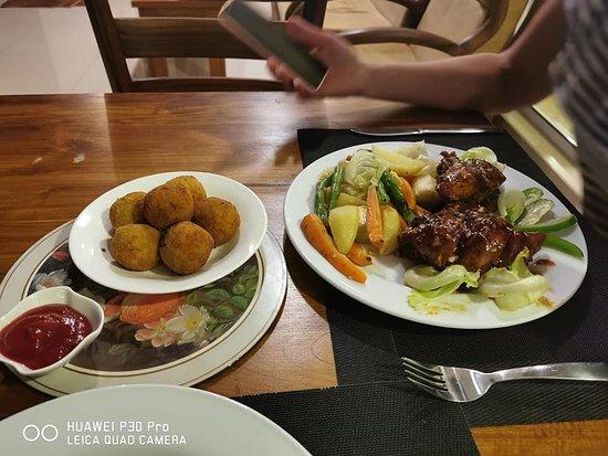 Turtle Paradise Seafood Restaurant