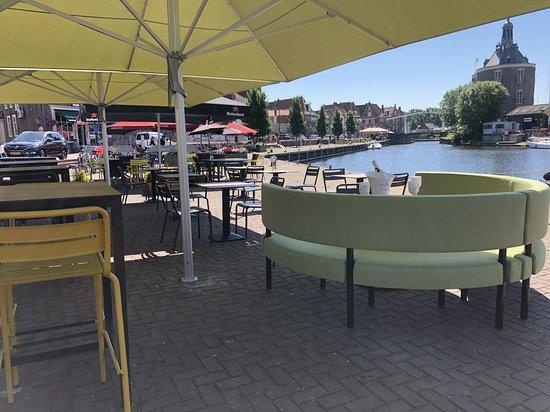 De 80 Seafood & Wine