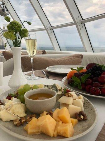 Panorama & Piano Bar