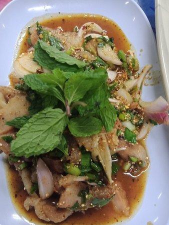 Pracha Cheun Pub & Restaurant