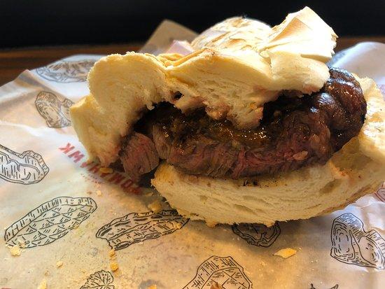 Tomahawk Carnes & Vinos