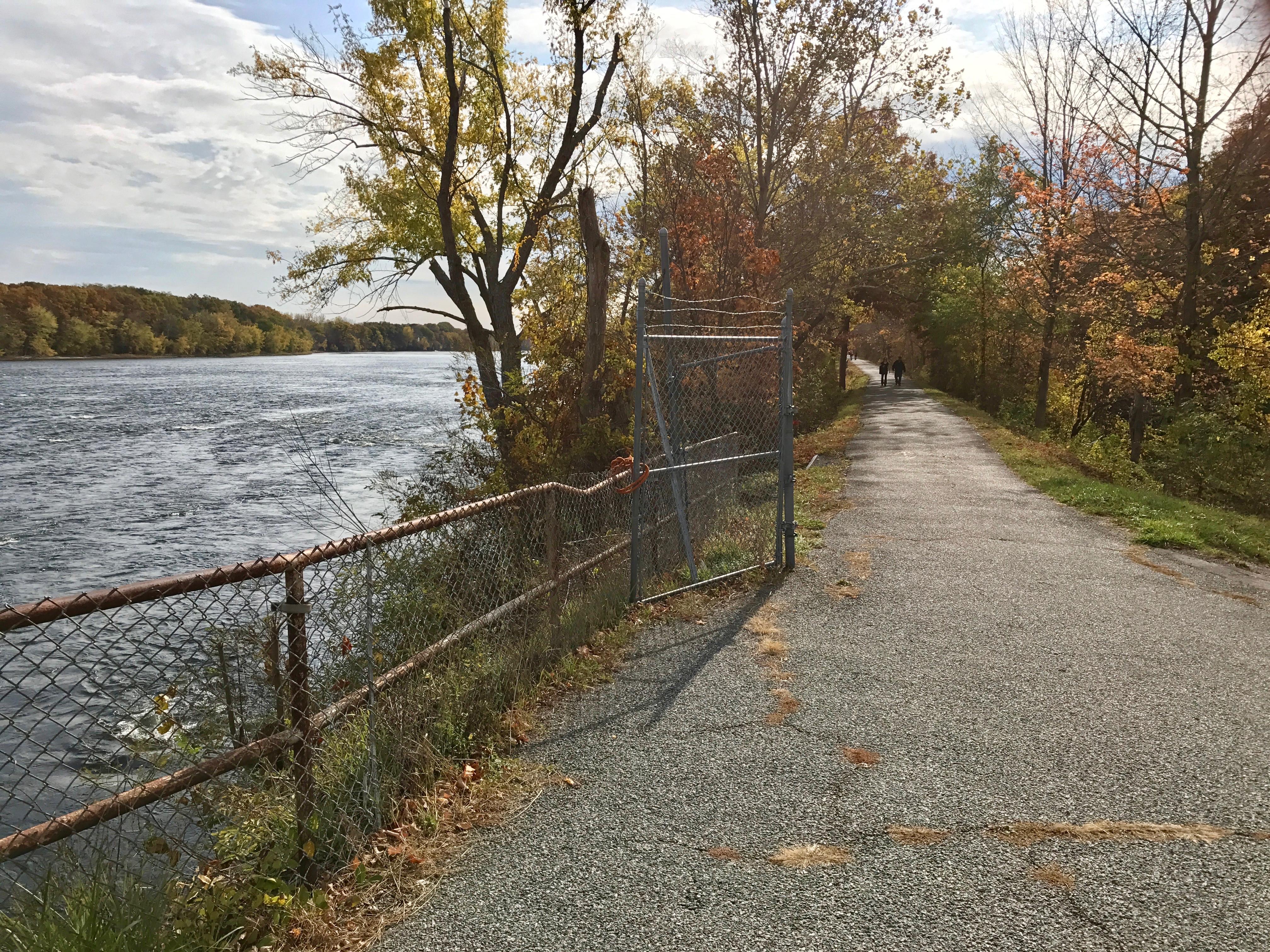 Windsor Locks Canal State Park Trail